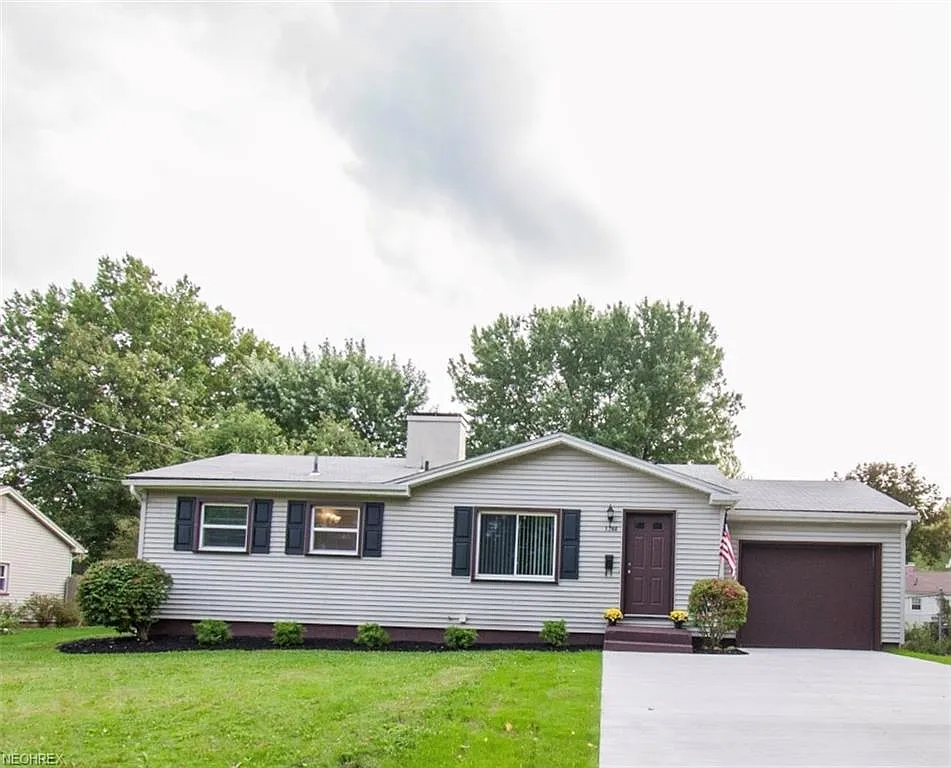 1768 Laurie Dr photo 1