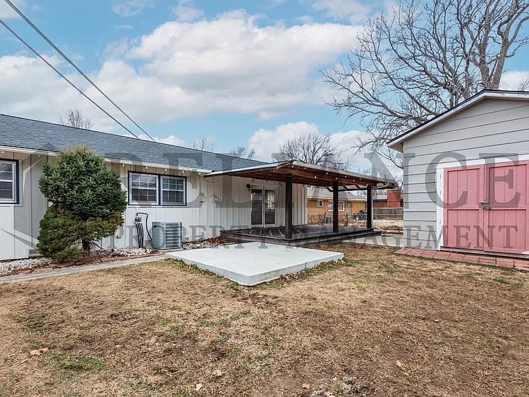 2210 W Columbine Ln — Photo 5