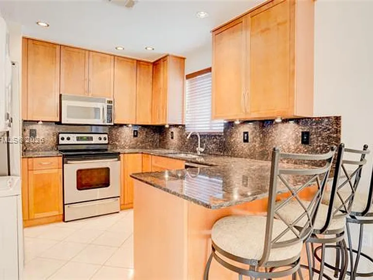 13463 SW 39th Ln #13463 — Photo 1