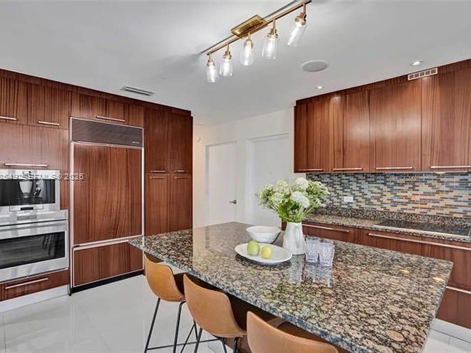 16001 Collins Ave #CU-1604