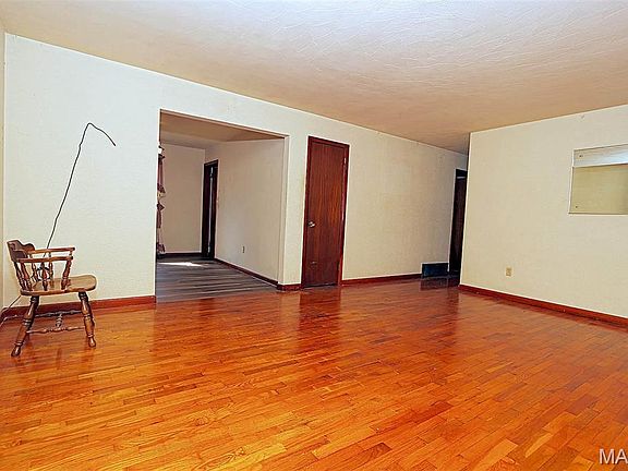 4th image of 2101 Fornfelt St