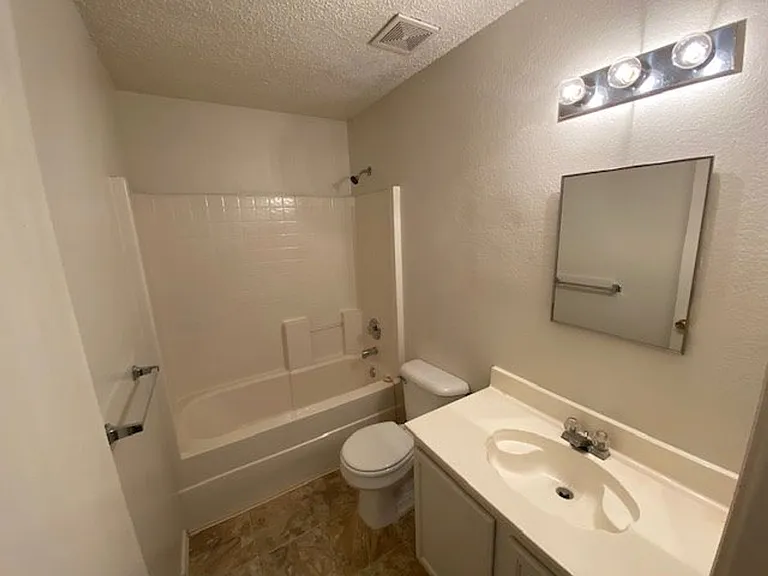 5413 Emmeryville Ln — Photo 10
