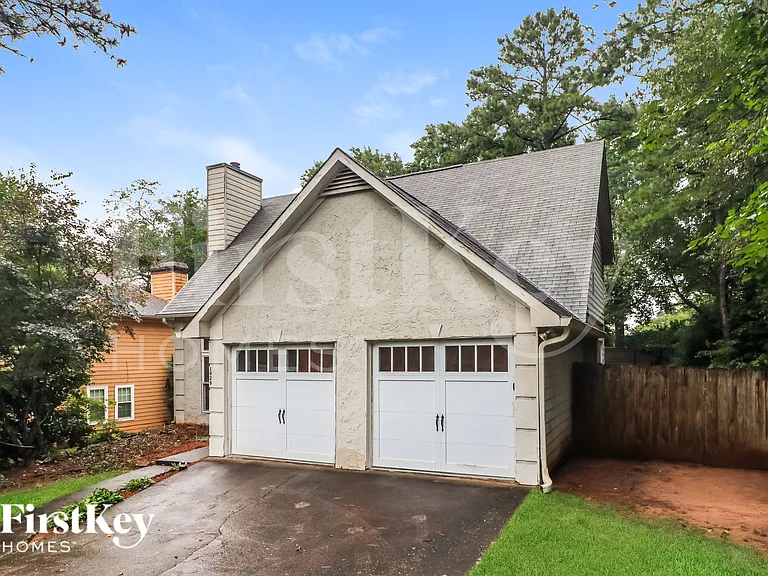 1926 Diamond Pl NW — Photo 2