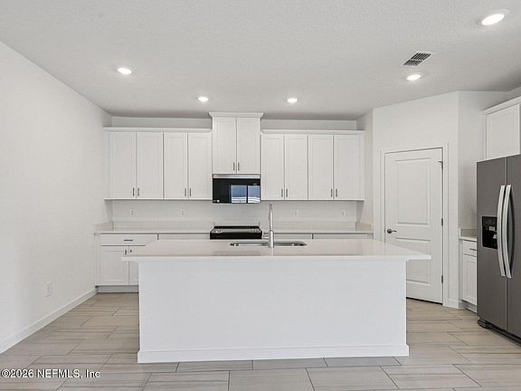 3rd image of 34 GARNI Drive