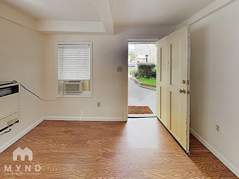 409 13th St #B — Photo 4