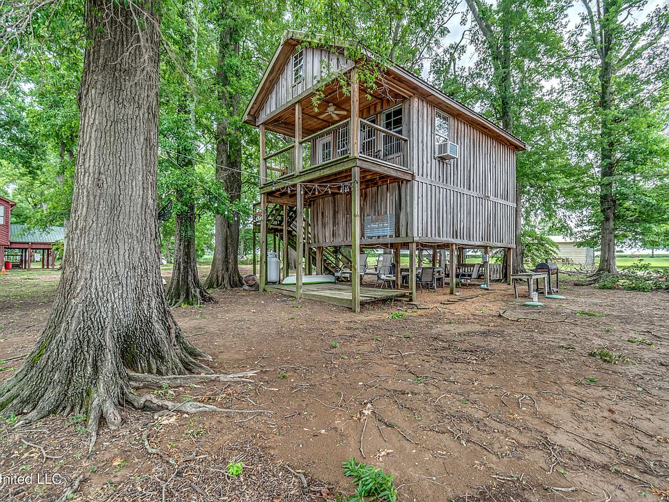 2nd image of 2419 Deerfield Rd