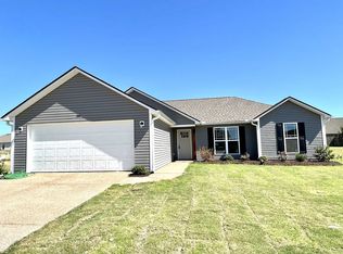 56 Olivewood Cv, Humboldt, TN 38343