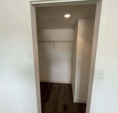 5th image of 400 Palm Cir W APT 205