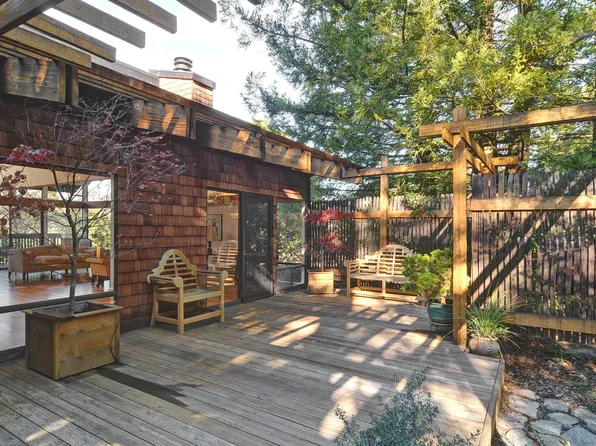 5 Buckeye Ct, Portola Valley, CA 94028