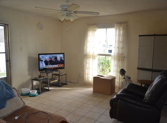 5th image of 2702 Catalina Dr