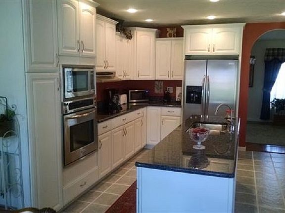 3rd image of 105 Ella St