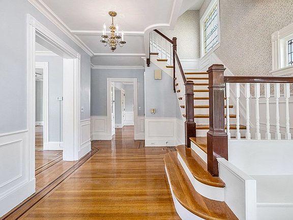 4th image of 68 Elm St #F