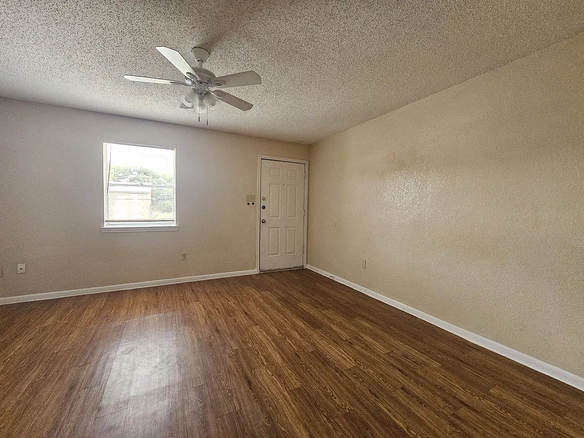Building Photo - 306 Erby Ave #A