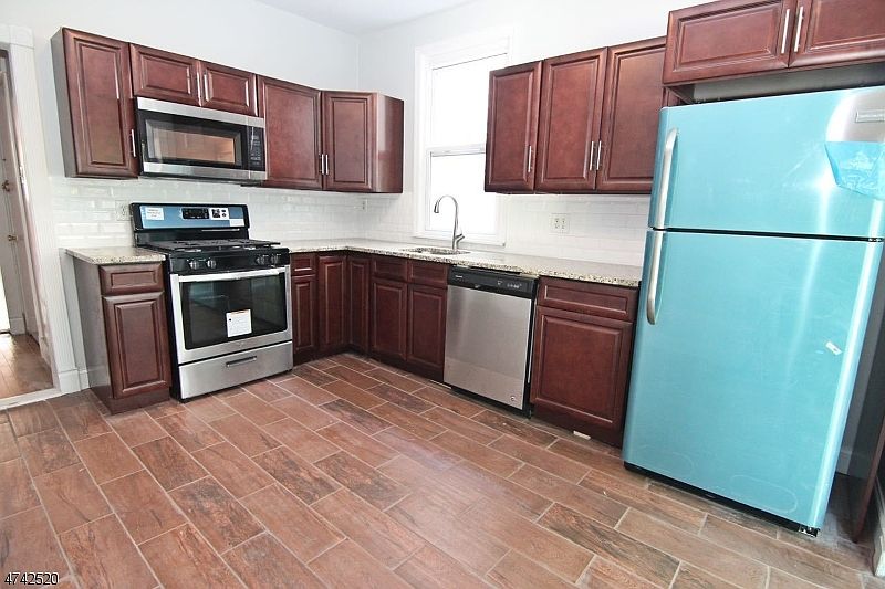 1st image of 81 Tiffany Blvd