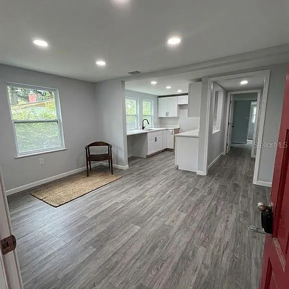 407 NE 19th Dr — Photo 5