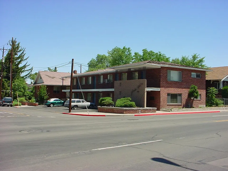 Building Photo 3