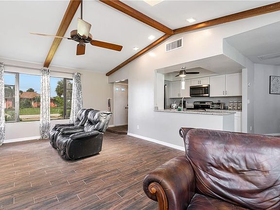 3rd image of 234 NE 10th Pl