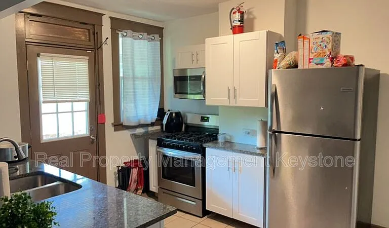 1247 Chartiers Ave #3 — Photo 2