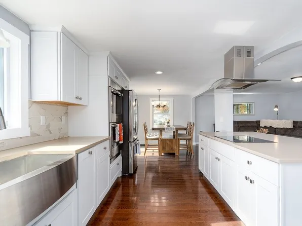 64 Bartlett Avenue, Somersworth, NH 03878