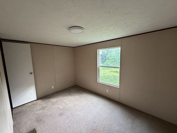 3rd image of 1328 Bays Mountain Rd