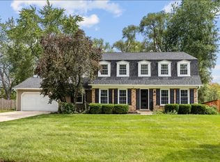 6S167 Cape Rd, Naperville, IL 60540