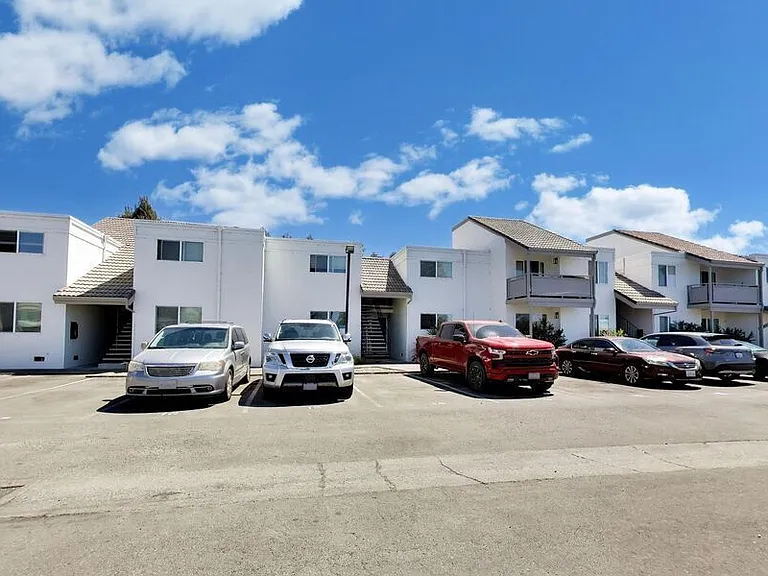 16878 Meekland Ave #4 — Photo 23
