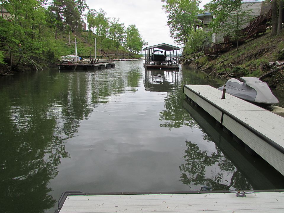 Pickwick lake boat slip