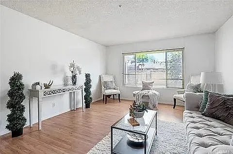 4411 Boston Way — Photo 3