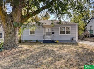 5701 Manderson St, Omaha, NE 68104