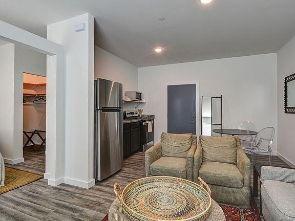 3rd image of 712 Main St #205