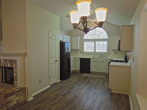 3rd image of 1017 Acapulco Ln