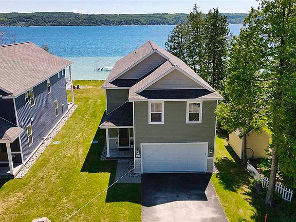 3rd image of 3672 Glenwood Beach Dr