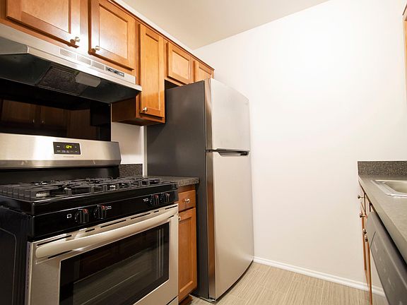 2nd image of 1431 Stacy Dr #1431