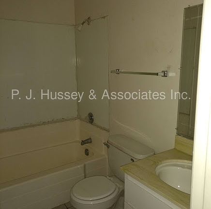 5th image of 4421 N 53rd Ln APT 3