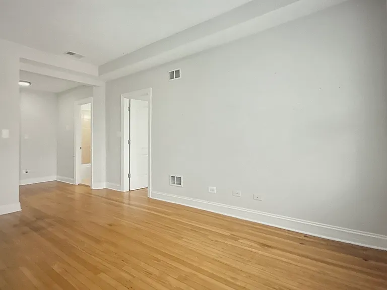 7322 N Damen Ave #2 — Photo 6