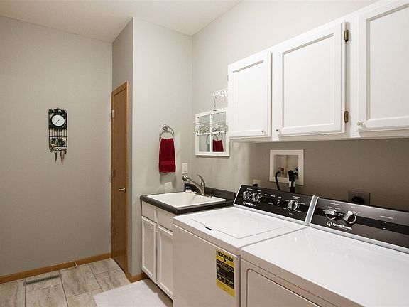 5th image of 601 W Orange St
