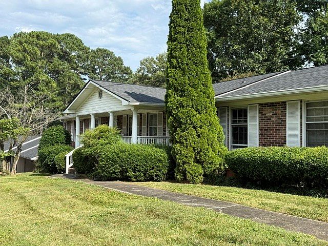2nd image of 111 Lisa Ln