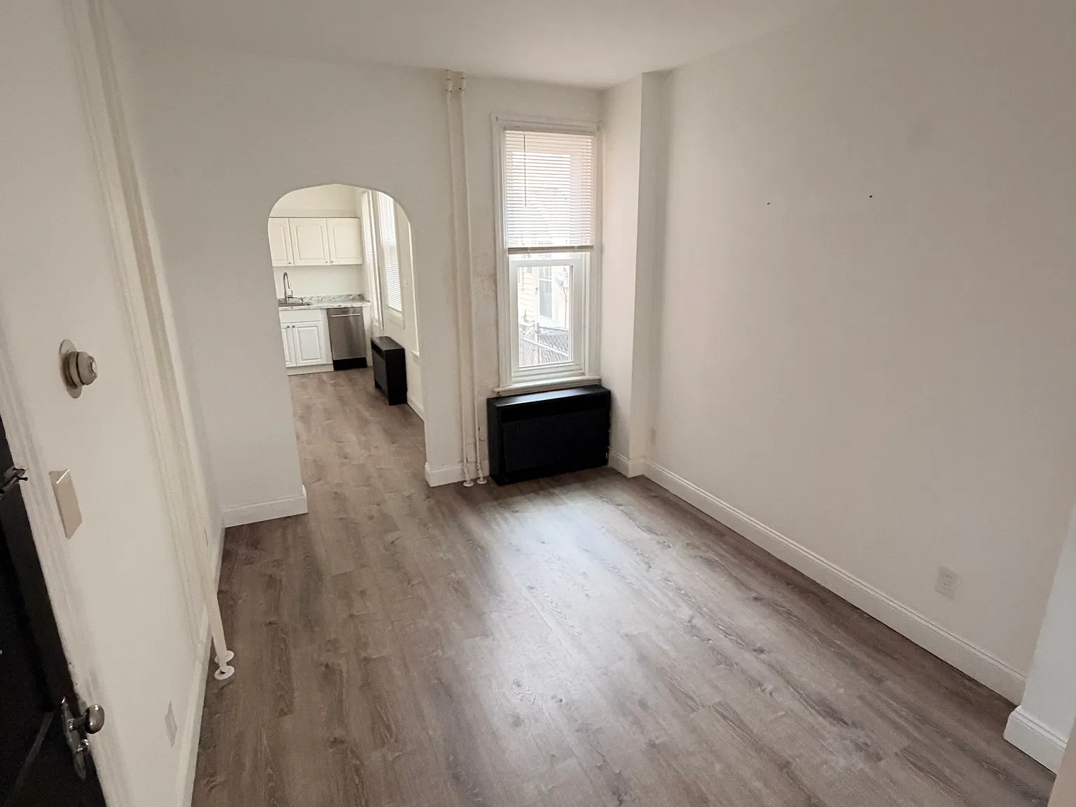 3 bed, 1300 sqft, $1,775 — Photo 2