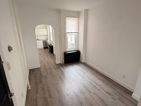 2nd image of 233 Chestnut St