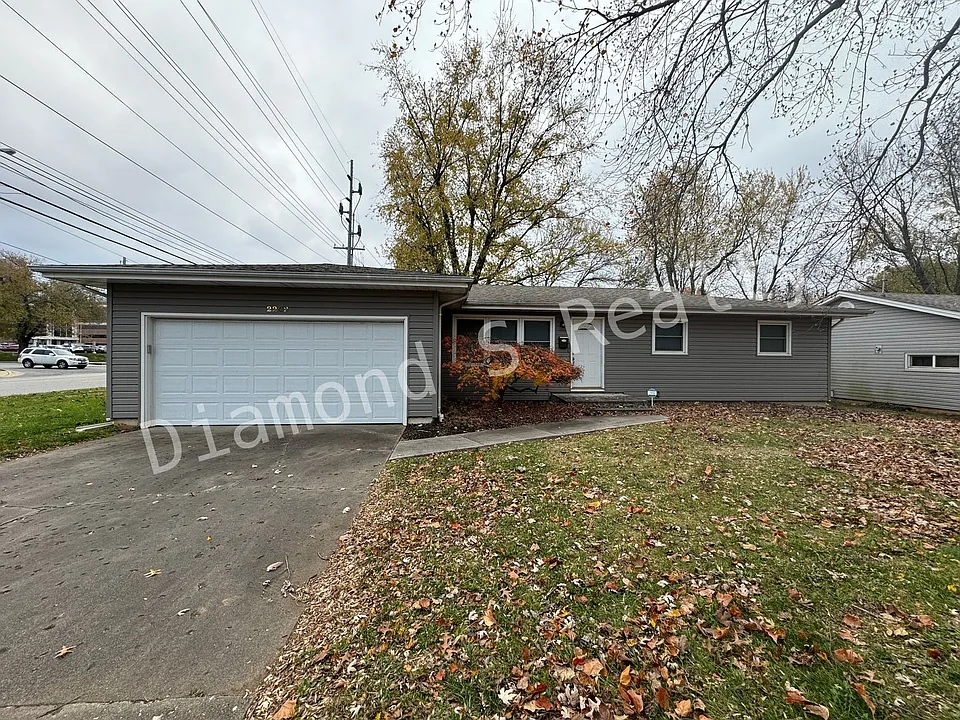 2202 S Prospect Ct