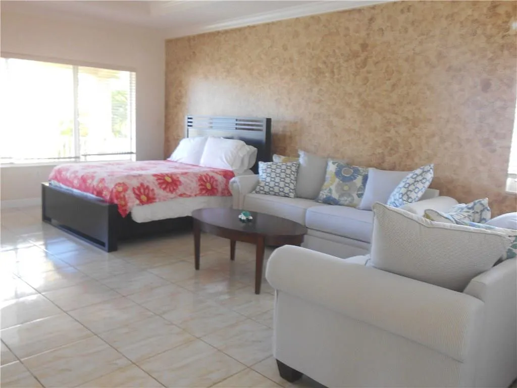 4 bed, 3.5 bath, 3263 sqft, $5,500 — Photo 3