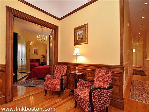 4th image of 224 Marlborough St #3
