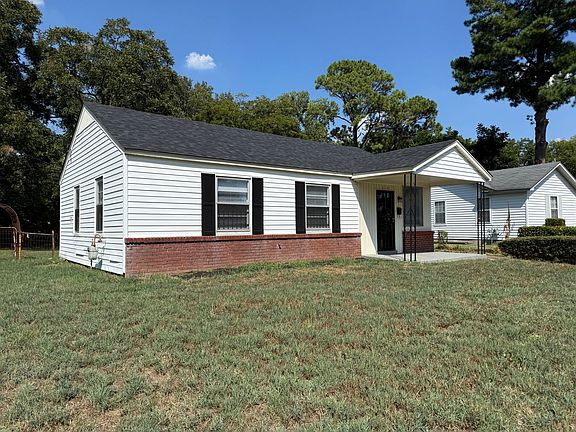 3rd image of 316 Flynn Rd