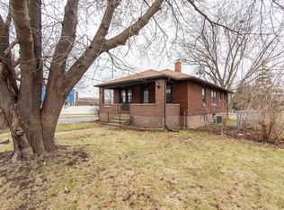 604 N Oplaine Rd, Gurnee, IL 60031