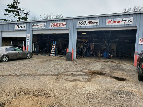 4th image of 2597 Lamar Ave