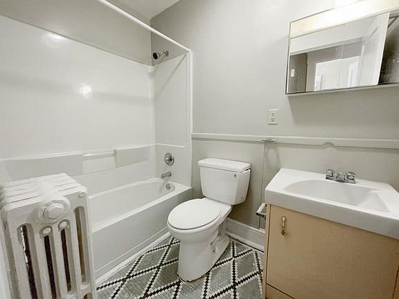 5th image of 804 Mulberry Ave #2