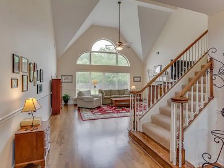 9064 Carriage Creek Rd — Photo 4