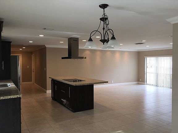3rd image of 5111 SW 101st Ave