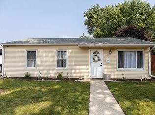 272 Rivers View Dr, Carpentersville, IL 60110