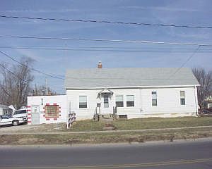 2nd image of 3826 Easton Blvd